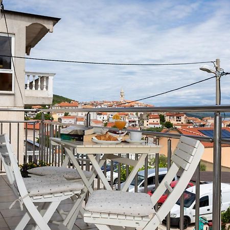 Apartman Maris Vrbnik Exterior foto