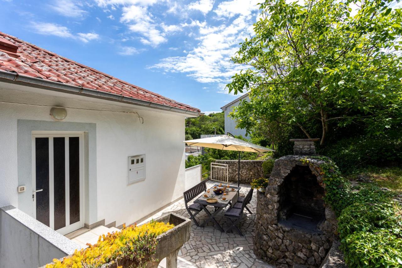 Apartman Maris Vrbnik Exterior foto