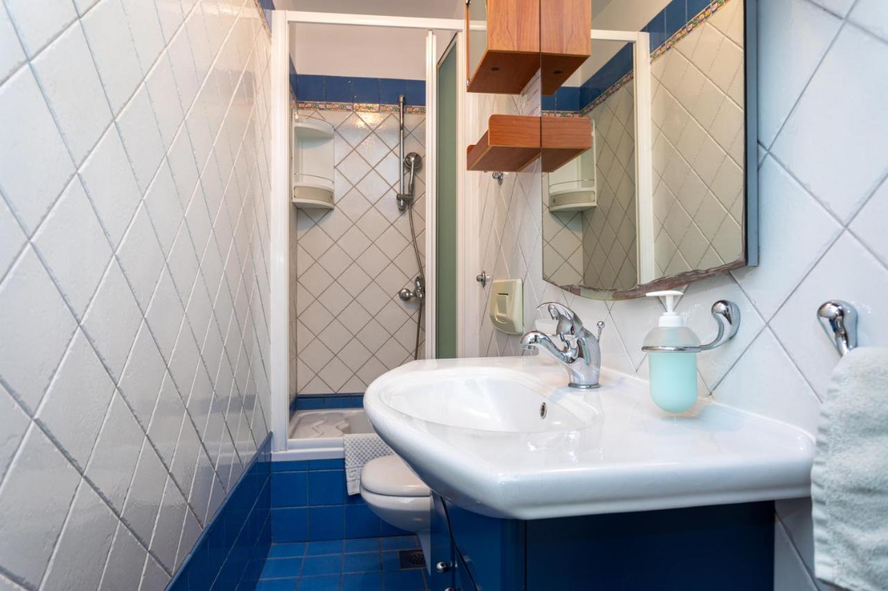 Apartman Maris Vrbnik Exterior foto